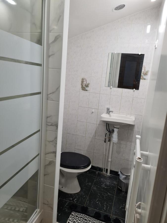Entierement Equipe Avec Veranda Commune Appartement *